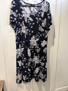 MSK Navy Blue Floral Short Sleeve Dress